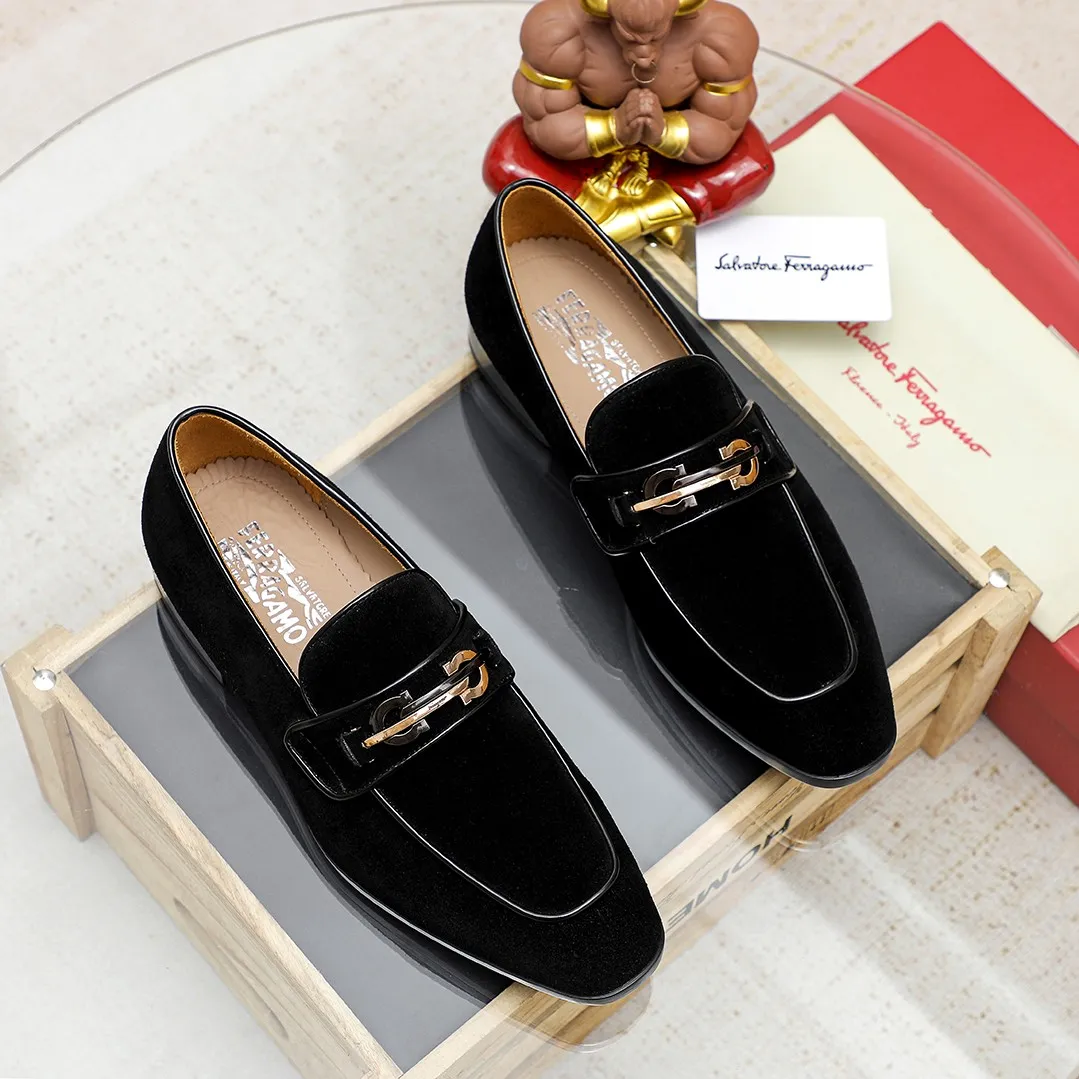 Men's shoes 💰600 🕷🕷🐂【Ferragamo】 Popular fashionable casual shoes🇨🇳Official website counter 1:1 production, original mold opening💯Good quality visible, imported high-end first-layer pebbled calfskin, water-dyed🐂leather lining🌿very clear texture, high-quality waterproof, non-slip and wear-resistant outsole🎋high quality and low price, truly handmade🍓, 3 colors available! Code number 38-44 (45. To be customized)